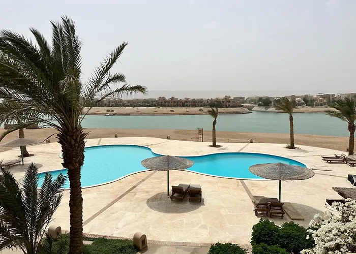 Sabina 1br Lagoon View With Shared Pool By Bfg Beit Fel Gouna Gurdaka
